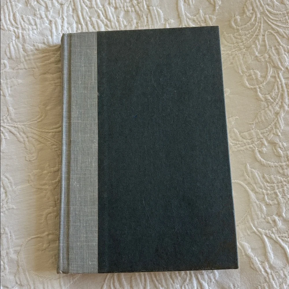 Lord‎ of the Hollow Dark St. Martin's Press 1979 by Russell Kirk Hardcover